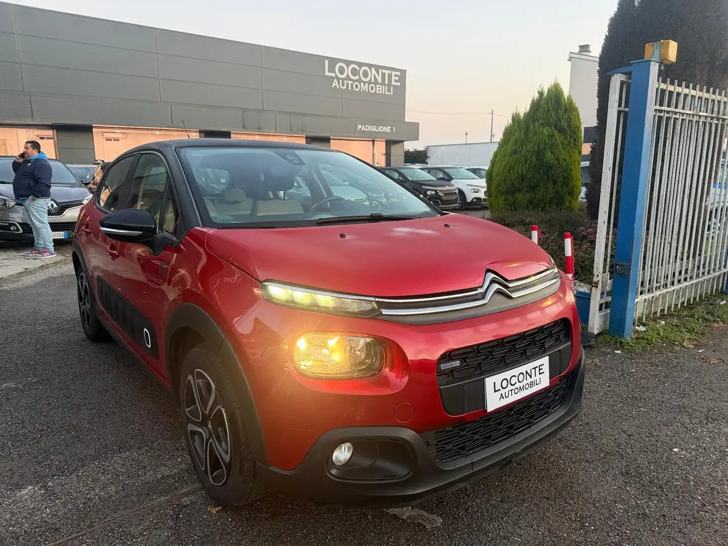 Citroen C3 1.2 puretech Shine s Rosso - 1