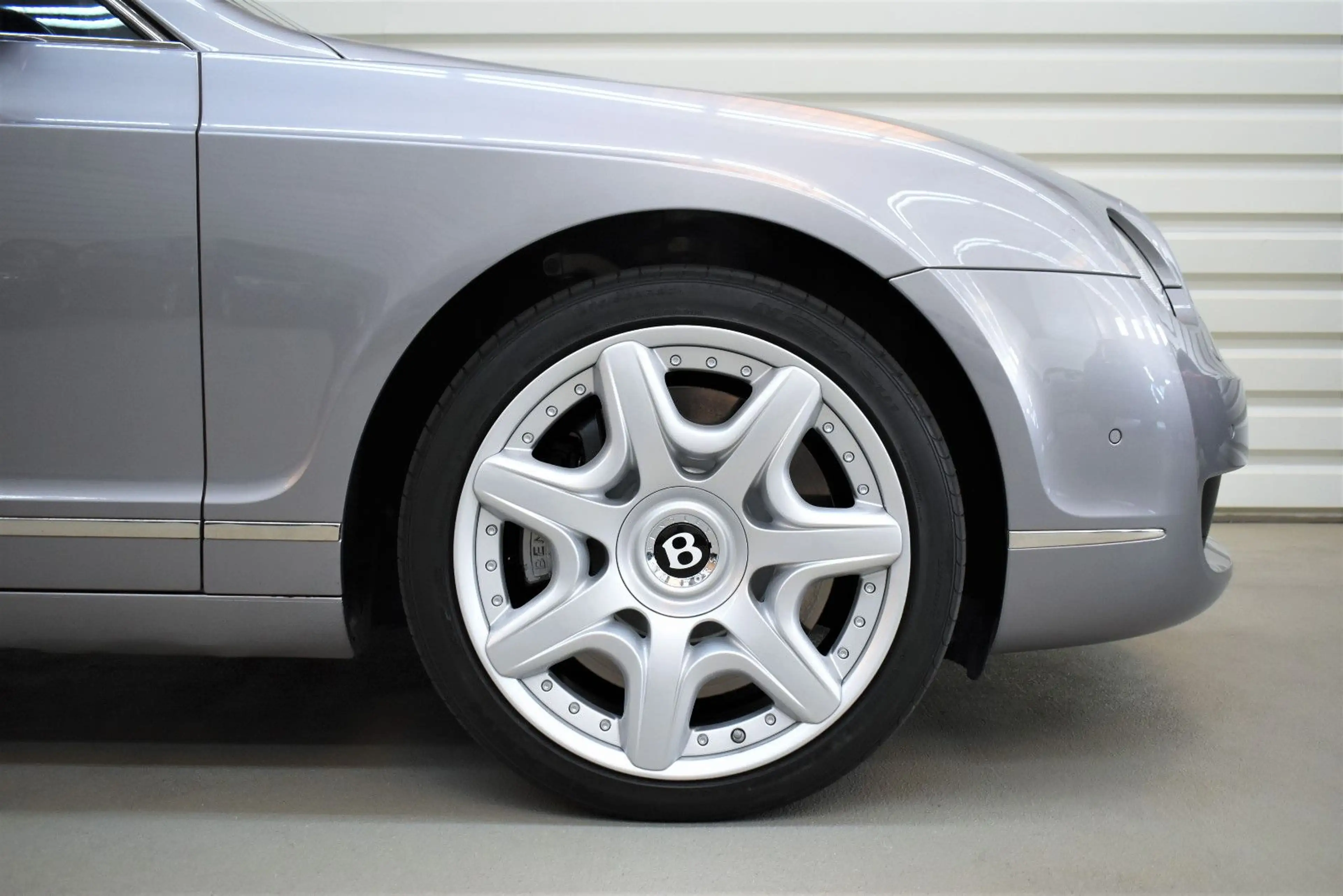 Bentley Flying Spur +Massage+Schiebedach+SHZ — photo 8