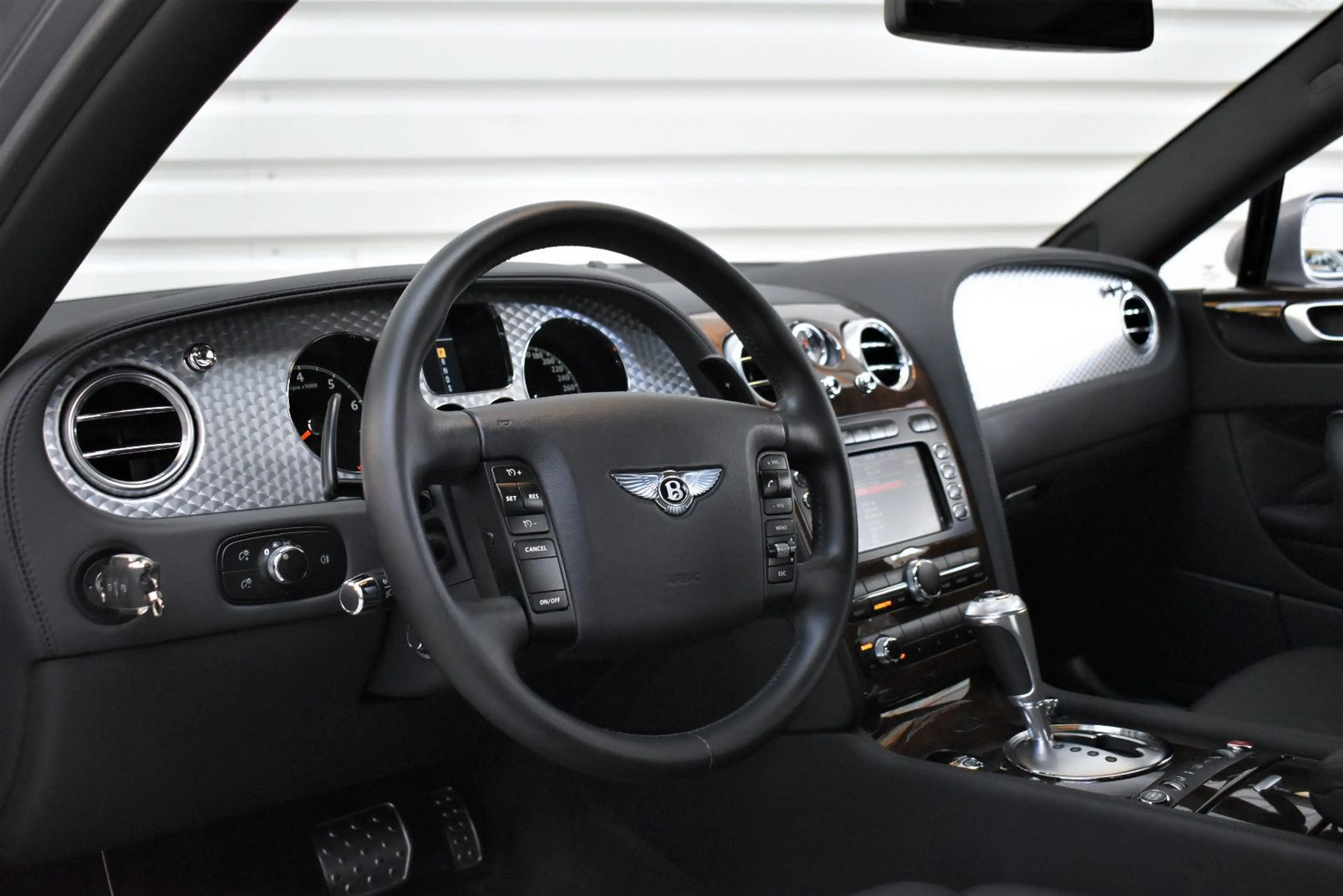 Bentley Flying Spur +Massage+Schiebedach+SHZ — photo 9