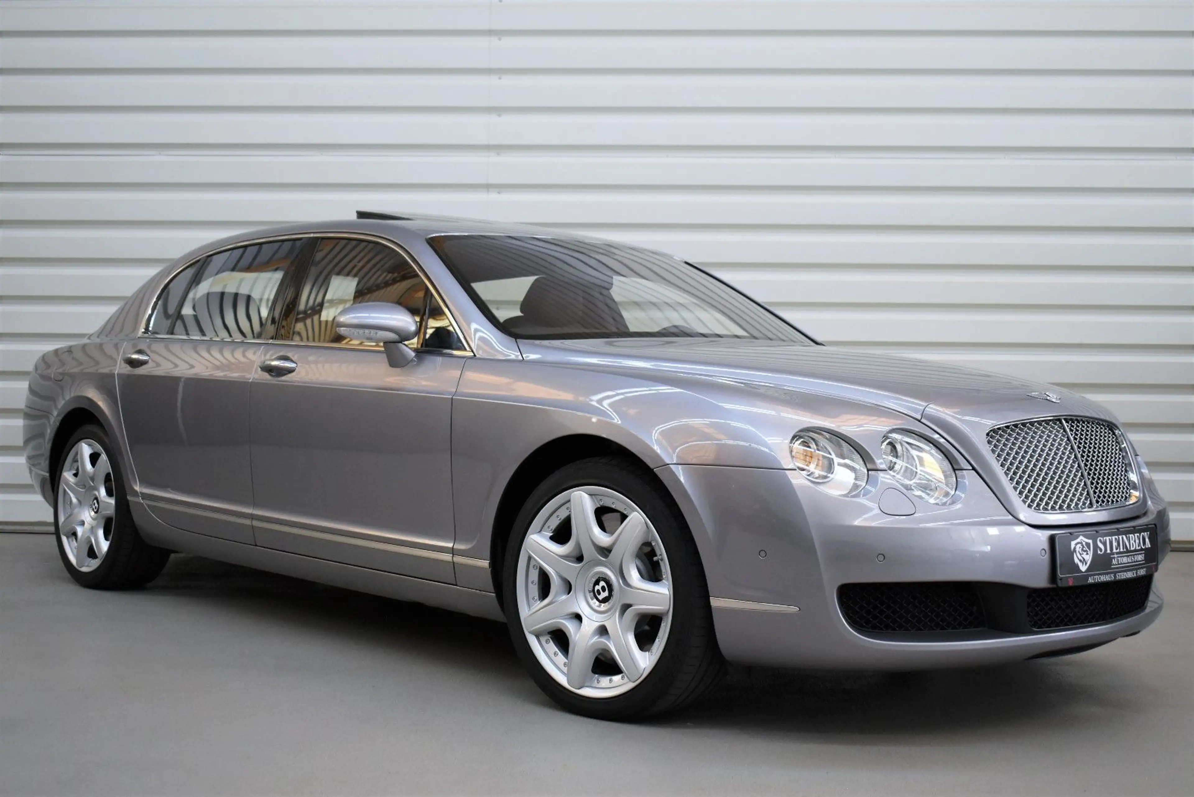 Bentley Flying Spur +Massage+Schiebedach+SHZ