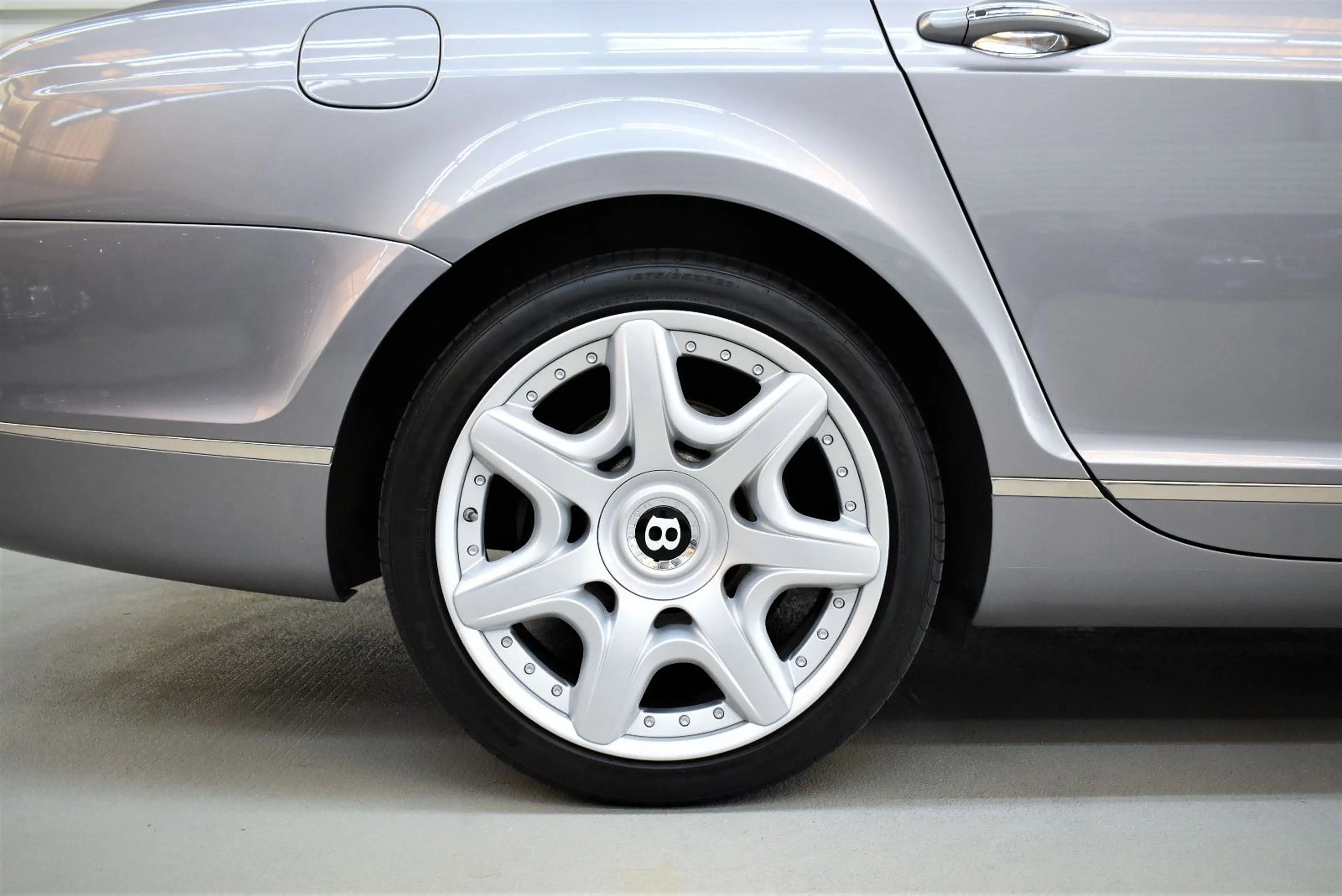 Bentley Flying Spur +Massage+Schiebedach+SHZ — photo 7