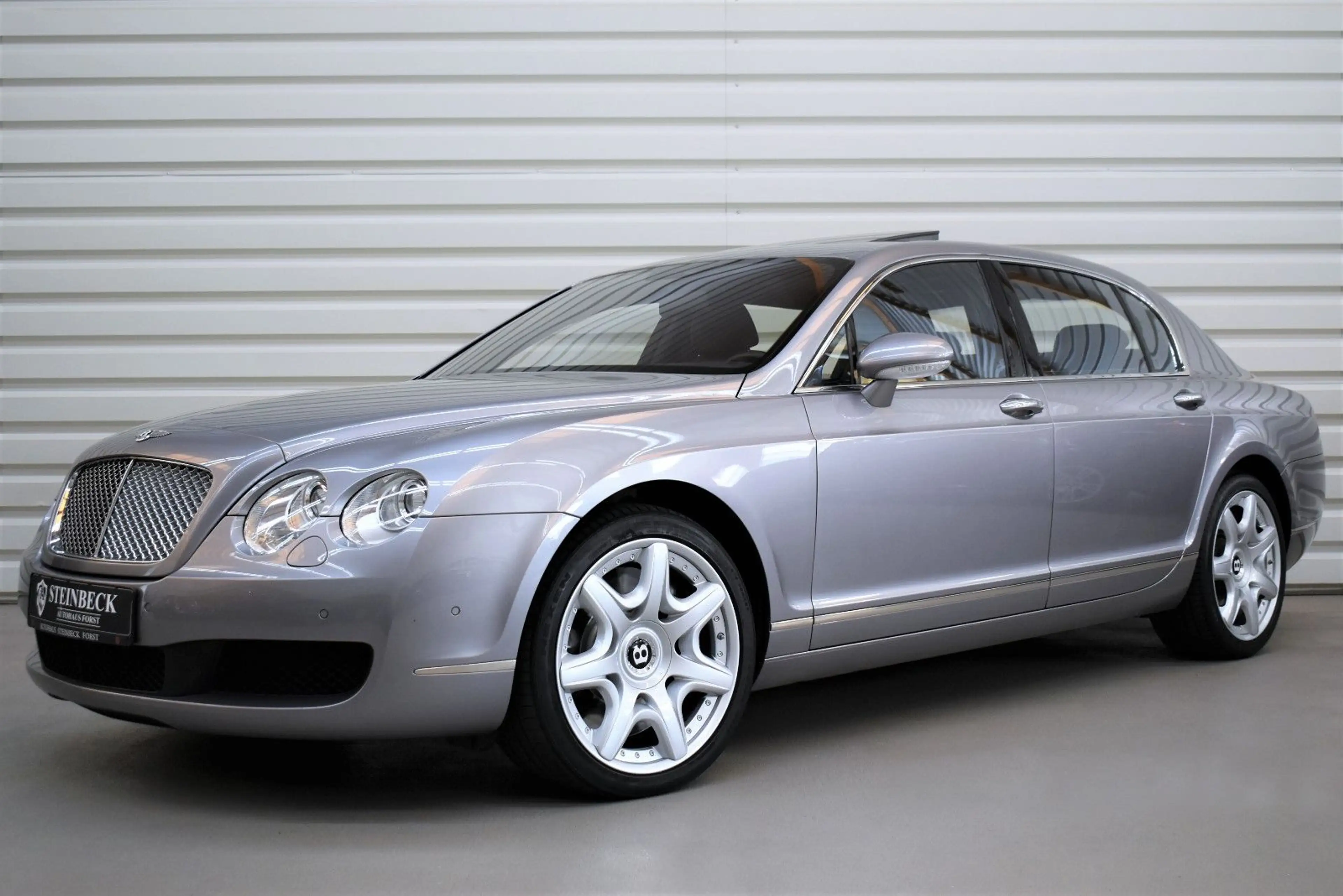 Bentley Flying Spur +Massage+Schiebedach+SHZ — photo 3