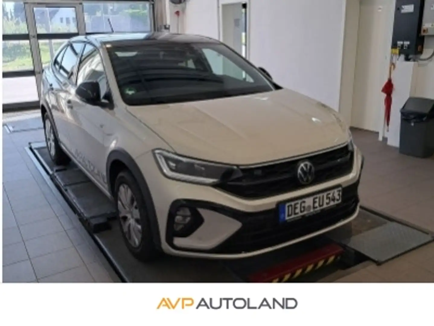 Volkswagen Taigo 1.5 TSI DSG R-Line | AHK | PANO | NAVI | Grau - 1