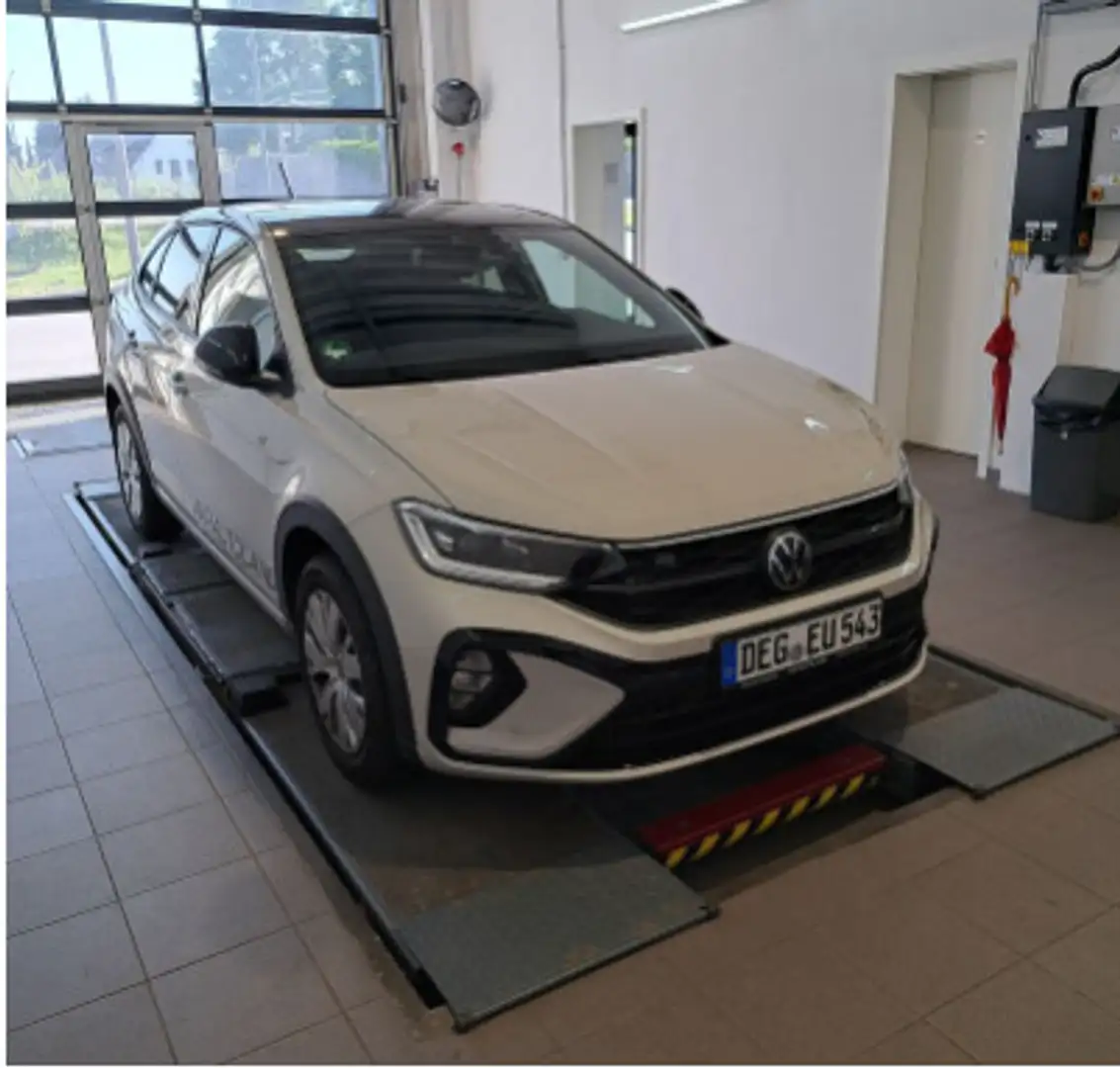 Volkswagen Taigo 1.5 TSI DSG R-Line | AHK | PANO | NAVI | Gris - 2