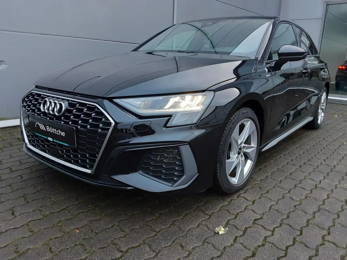 Audi A3 30 TFSI S line 1.0 TFSI Android Auto Metallic Schwarz - 2