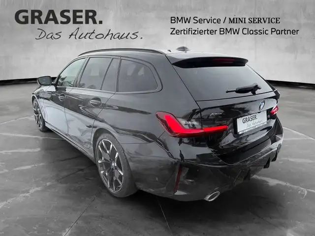 BMW 3 Series view 4