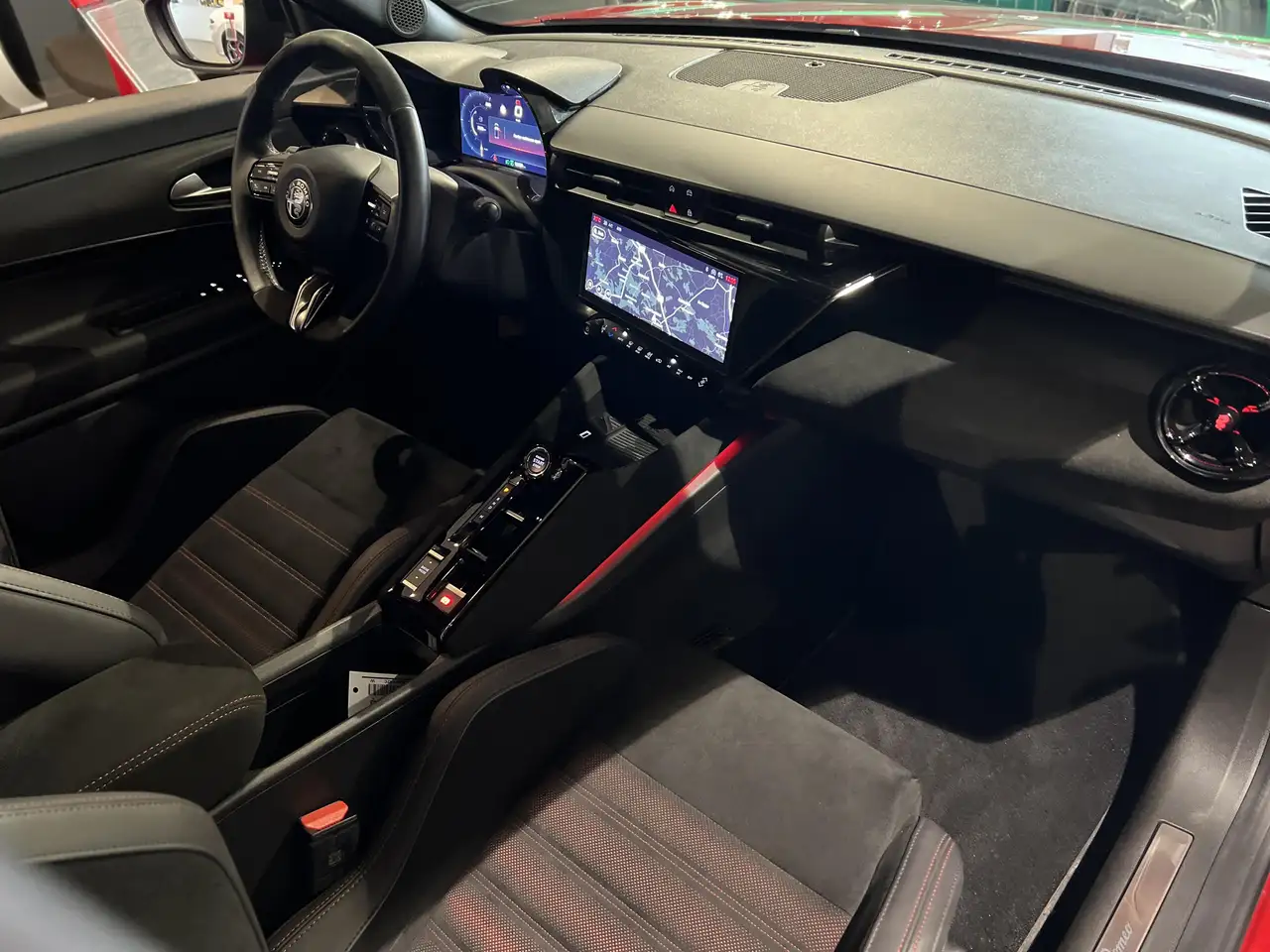 Alfa Romeo Junior 2025 — фото 11