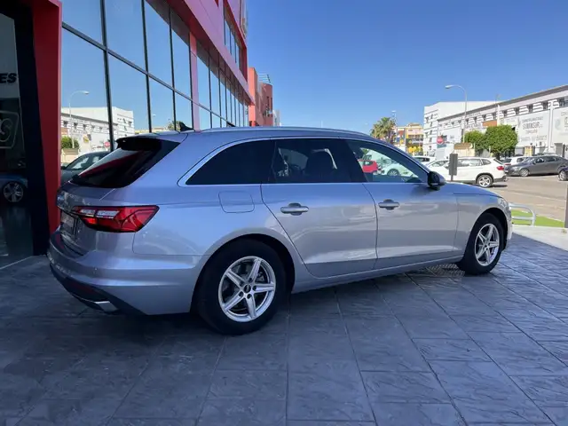 Audi A4 view 6