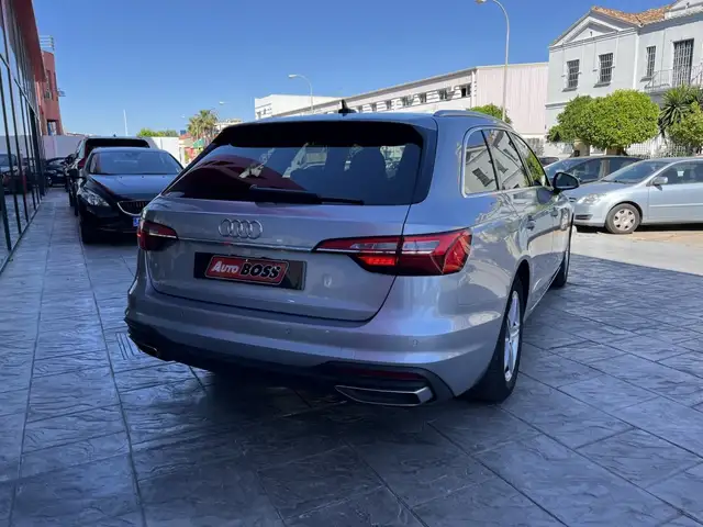 Audi A4 view 7