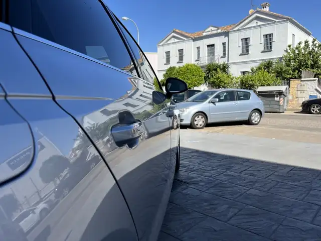 Audi A4 view 13