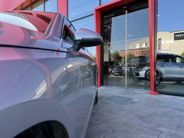 Audi A4 view 12