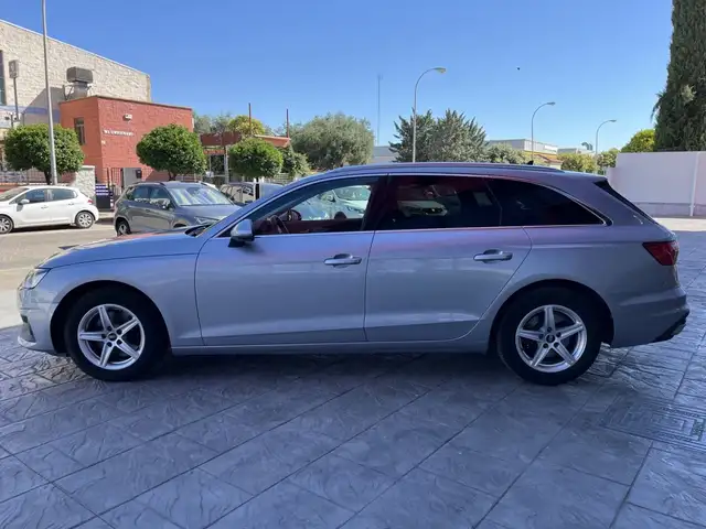 Audi A4 view 9