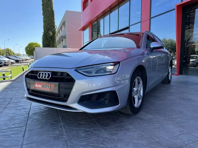 Audi A4 view 11