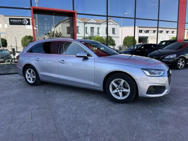Audi A4 view 5