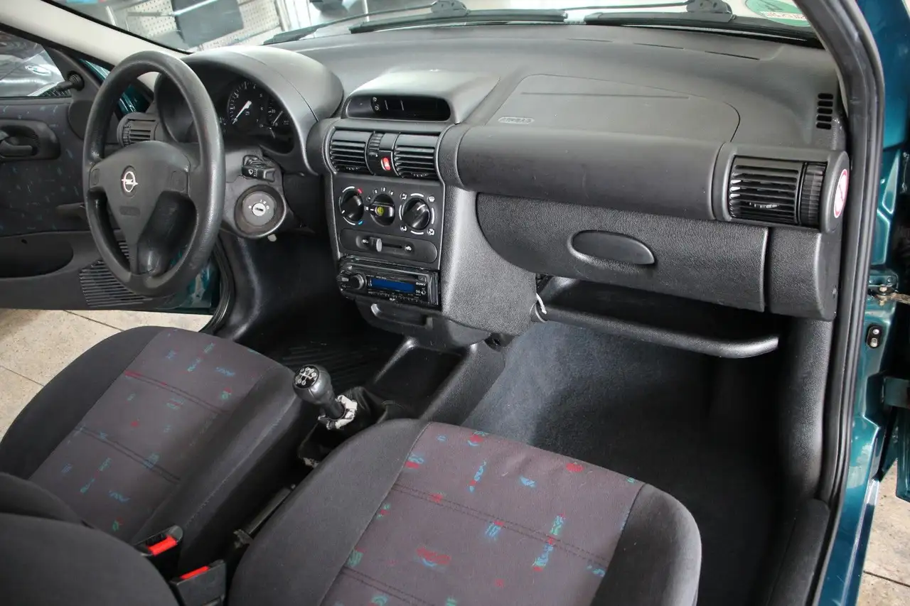 Opel Corsa B 1.2 16V CITY *Schiebedach*, foto 12