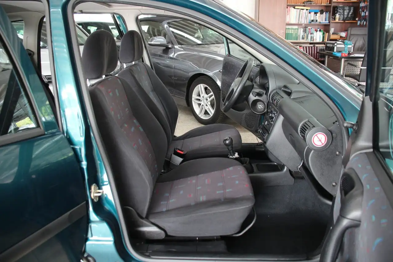 Opel Corsa B 1.2 16V CITY *Schiebedach*, foto 11