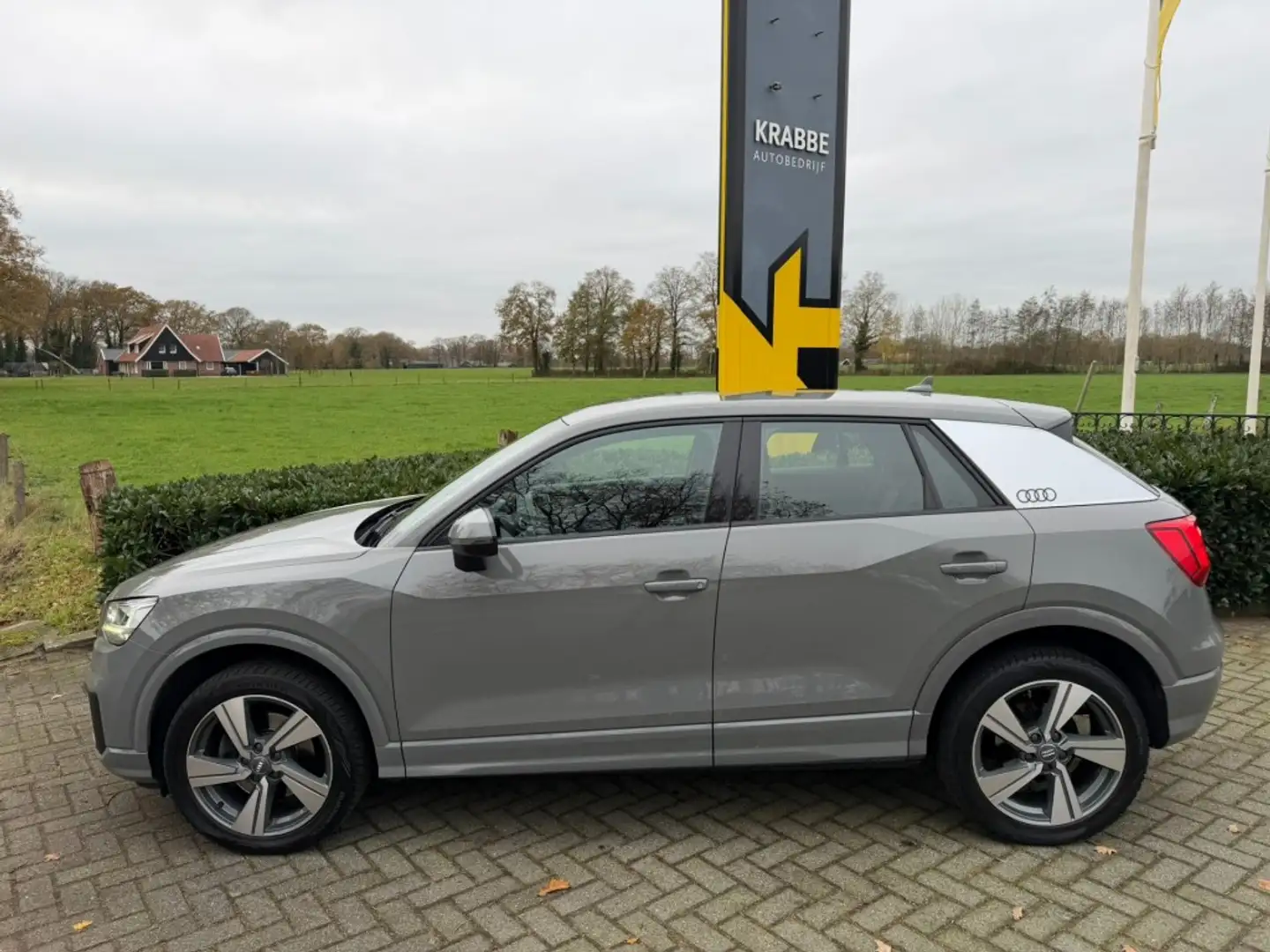 Audi Q2 1.4 TFSI CoD Design Proline Grijs - 2