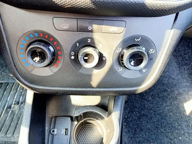 Fiat Punto Evo view 13