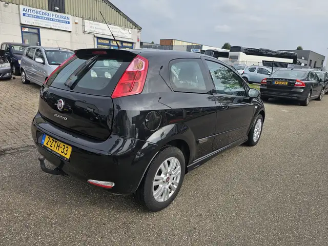 Fiat Punto Evo view 3