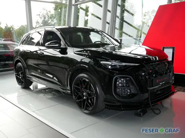 Audi SQ5 view 2