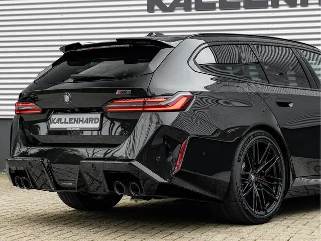BMW M5 view 14