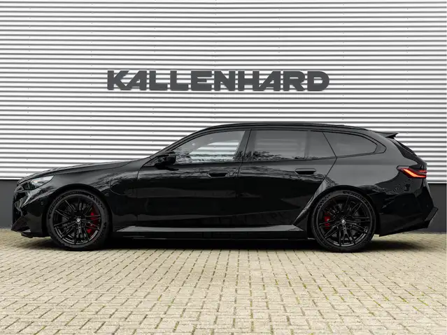 BMW M5 view 8