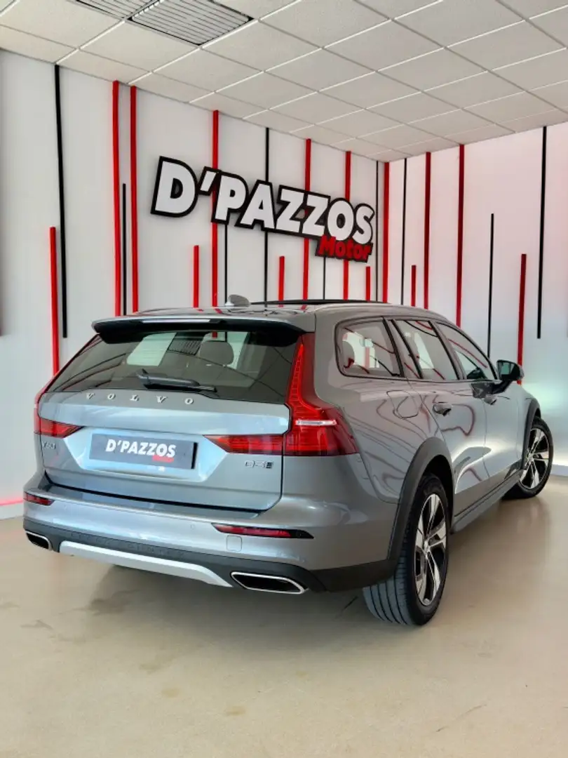 Volvo V60 Cross Country Familiar Automático de 5 Puertas Gris - 2