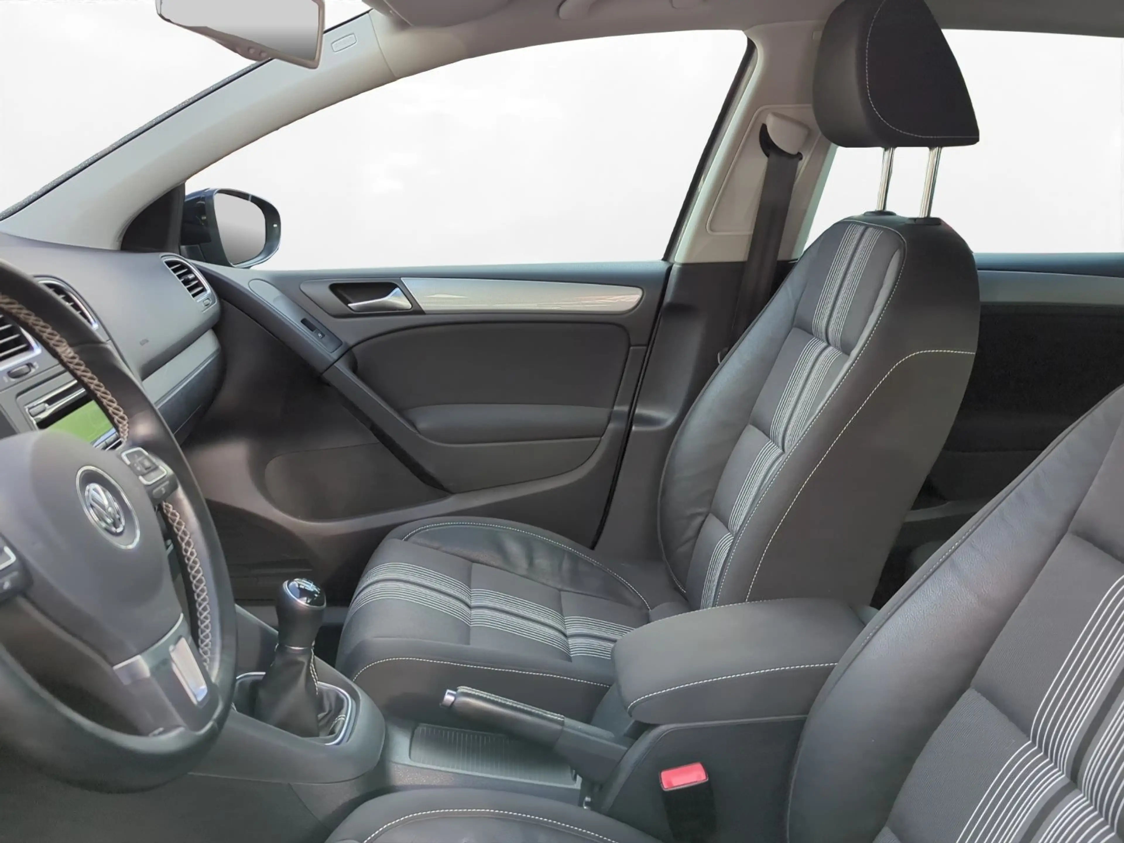 Volkswagen Golf VI 1.2 TSI Match — photo 2