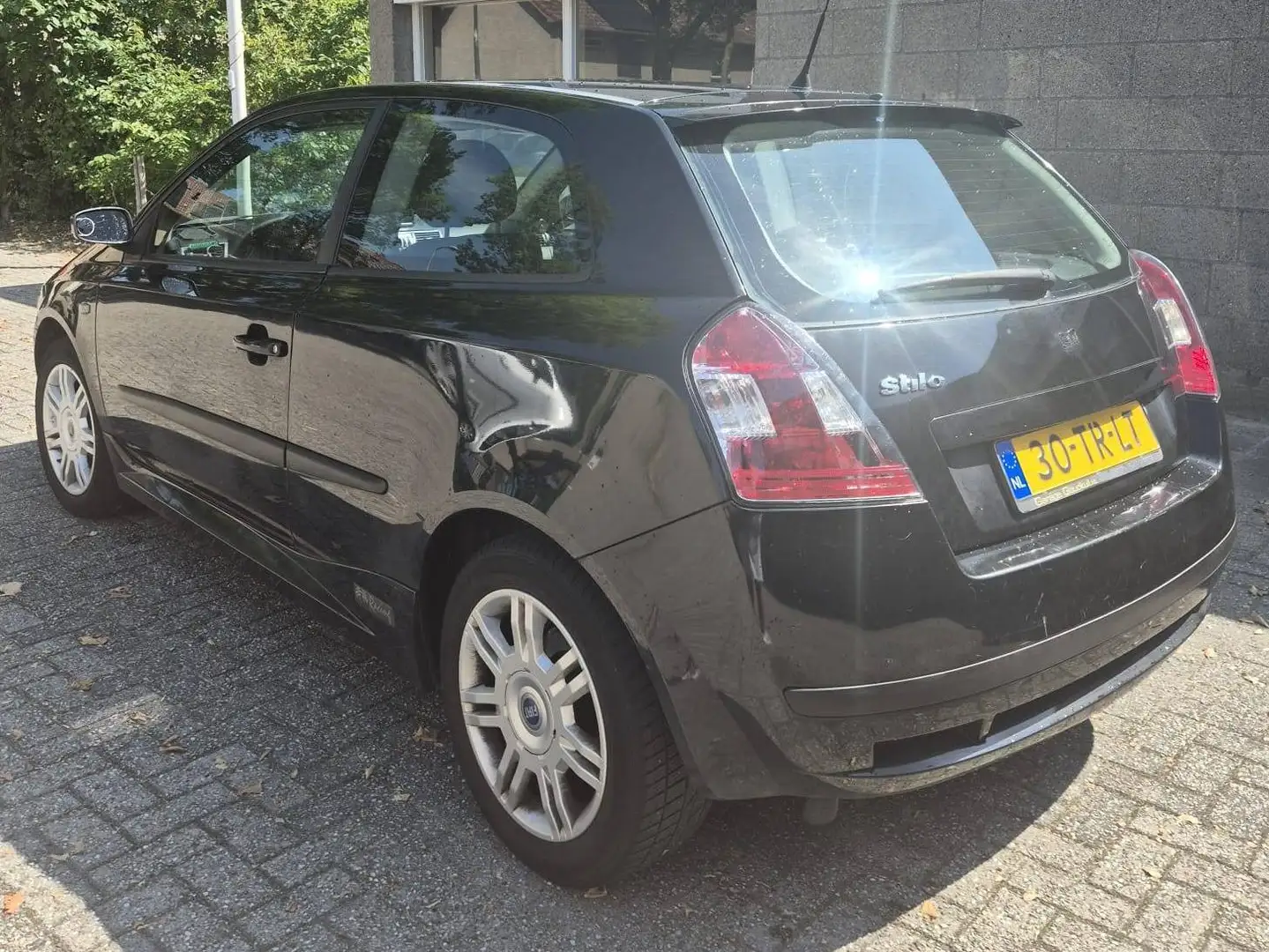 Fiat Stilo Stilo 1.4-16V Sporting Schwarz - 2