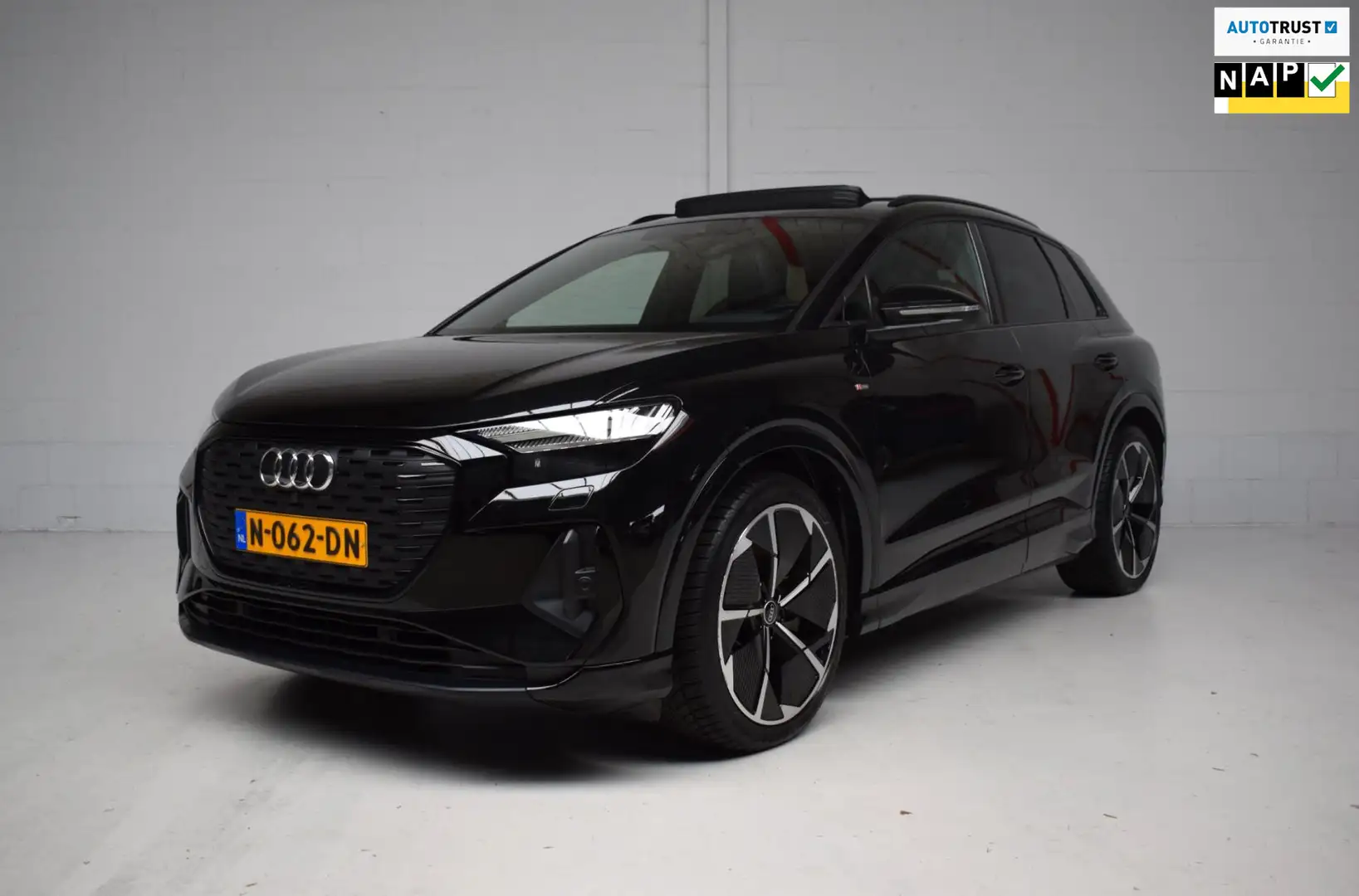 Audi Q4 e-tron 40 Launch edition S Competition 77 kWh ORG.NED / P Noir - 1