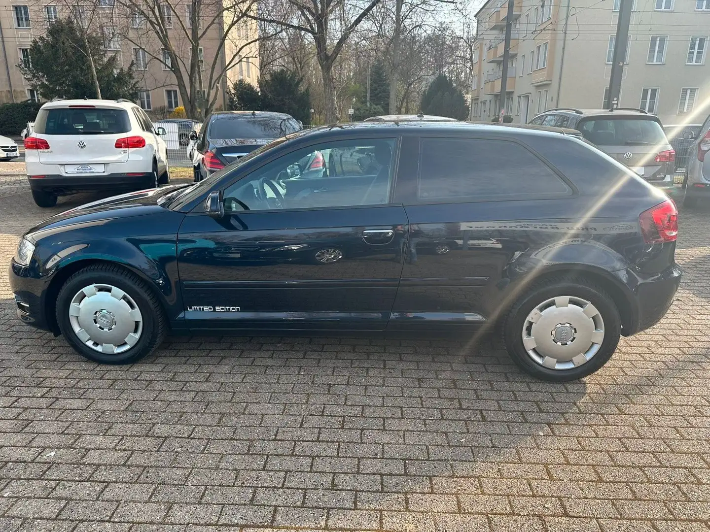 Audi A3 1.2 TFSI Attraction*SITZHZG*NAVI*TEMPOMAT*PDC Blau - 2