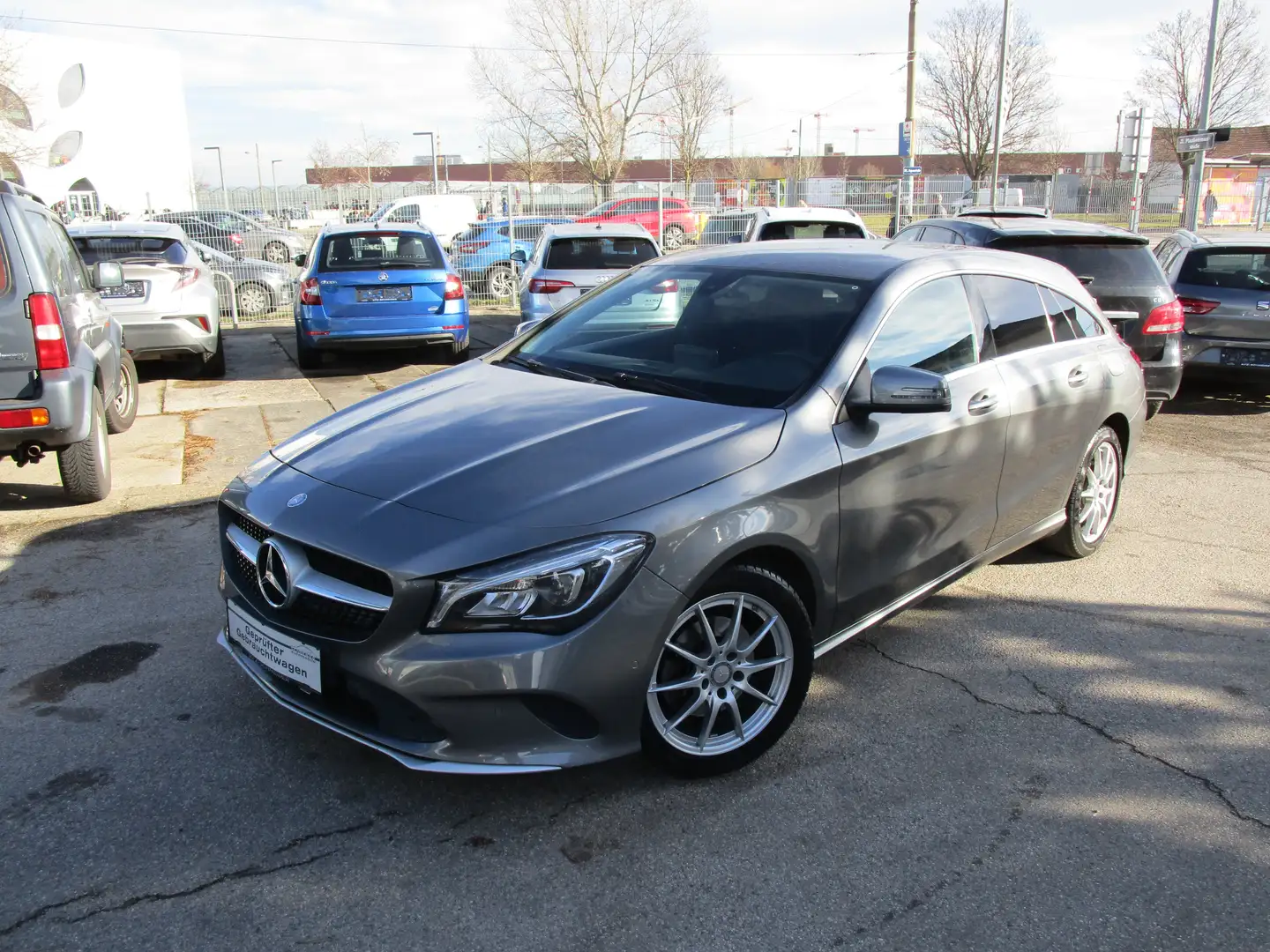 Mercedes-Benz CLA 180 d Shooting Brake Gris - 2