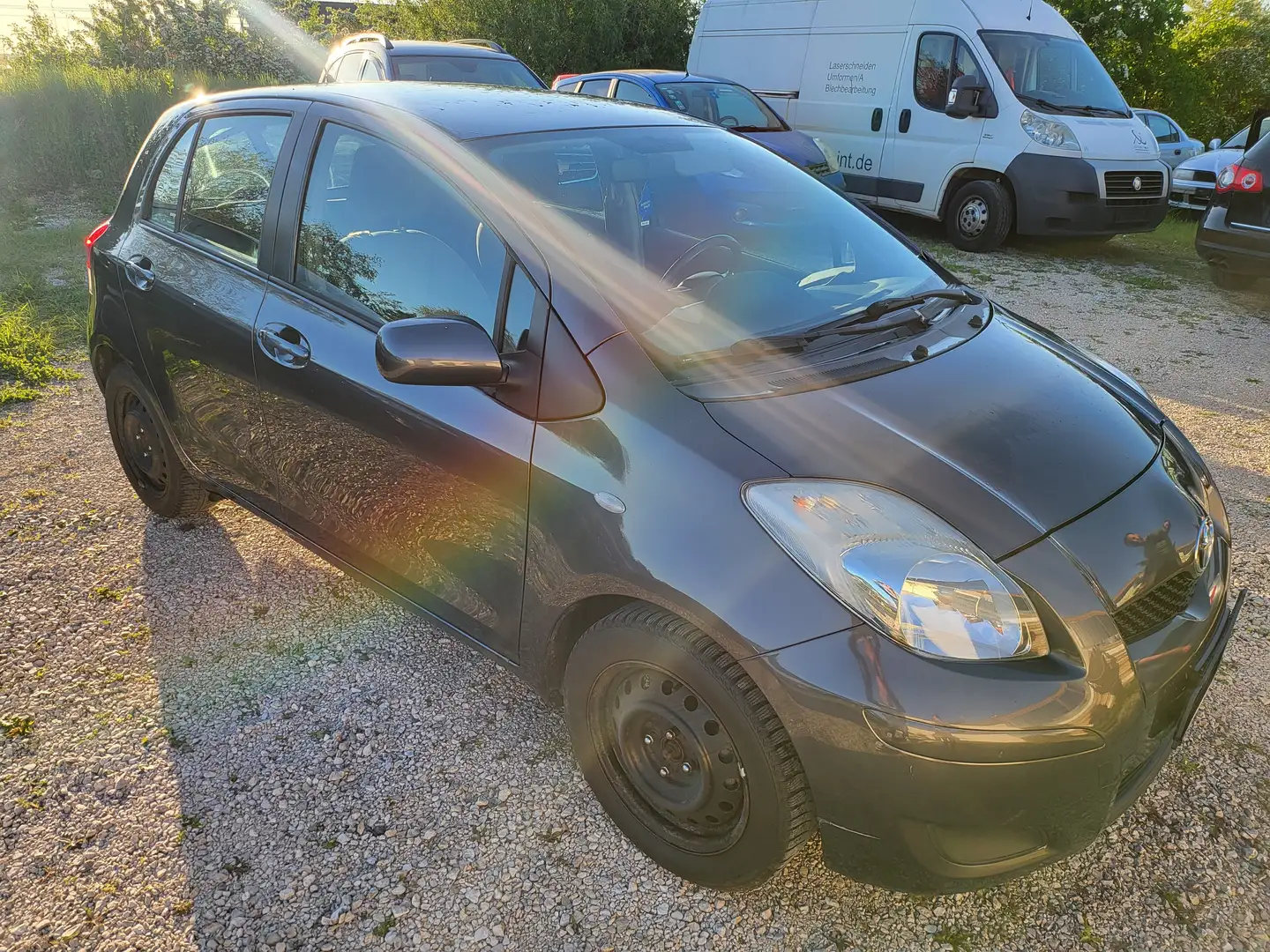 Toyota Yaris Yaris  5-Türer 1.33 VVT-i Cool Gris - 1