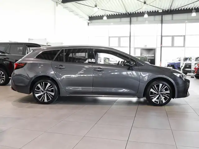 Toyota Corolla view 3
