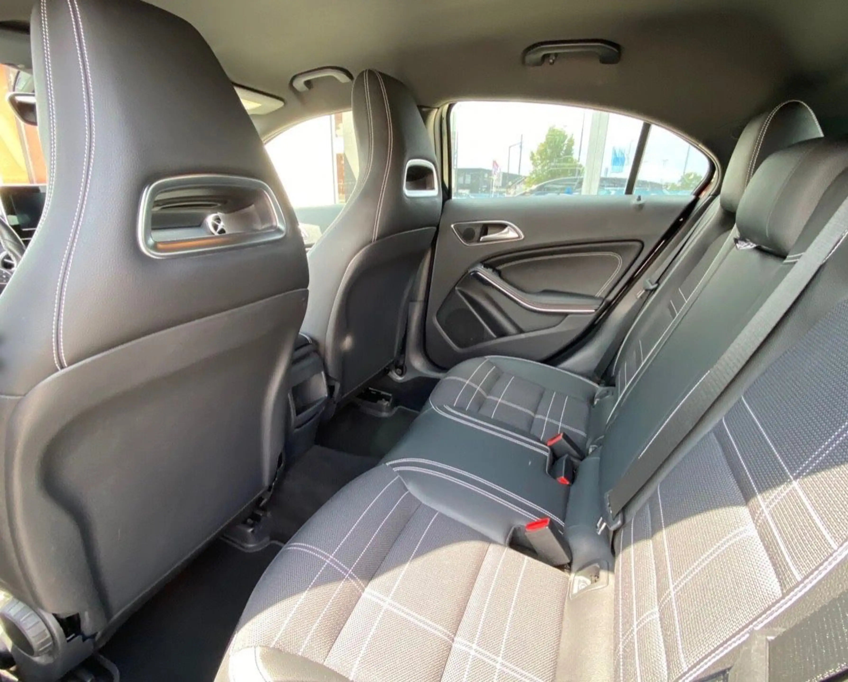 Mercedes-Benz A 180 *Automatik*Distronic*Navi*SHZ*AHK*Garantie — photo 8