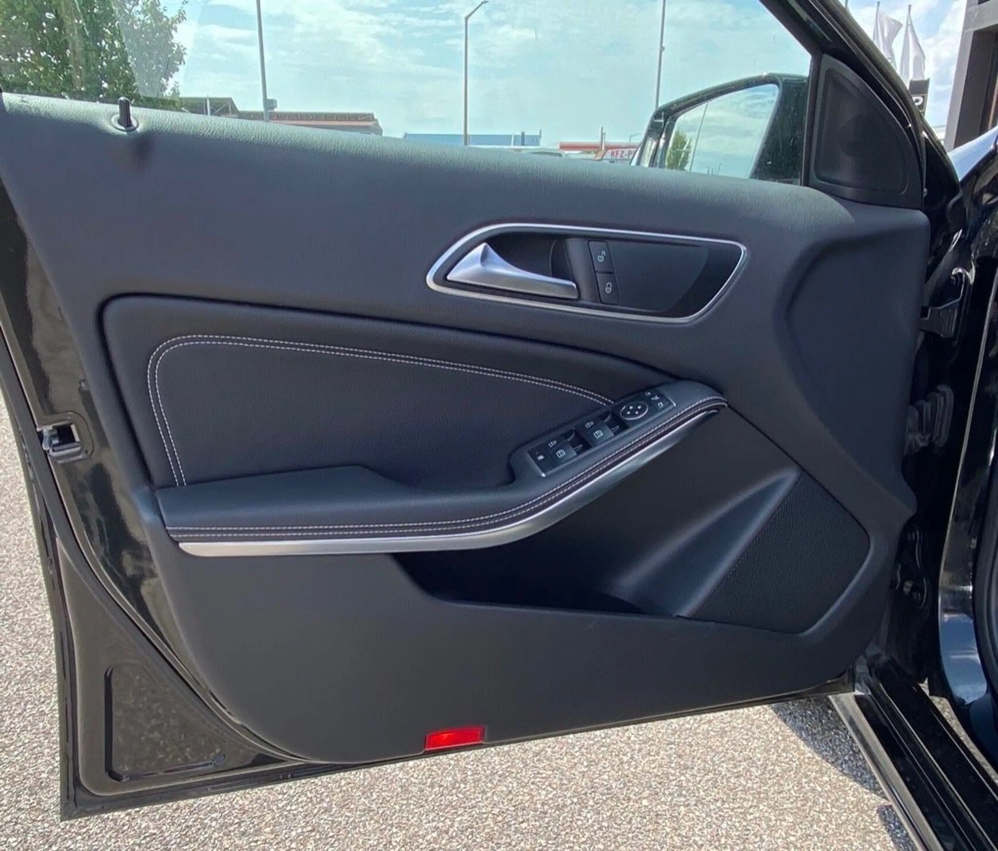 Mercedes-Benz A 180 *Automatik*Distronic*Navi*SHZ*AHK*Garantie — photo 15