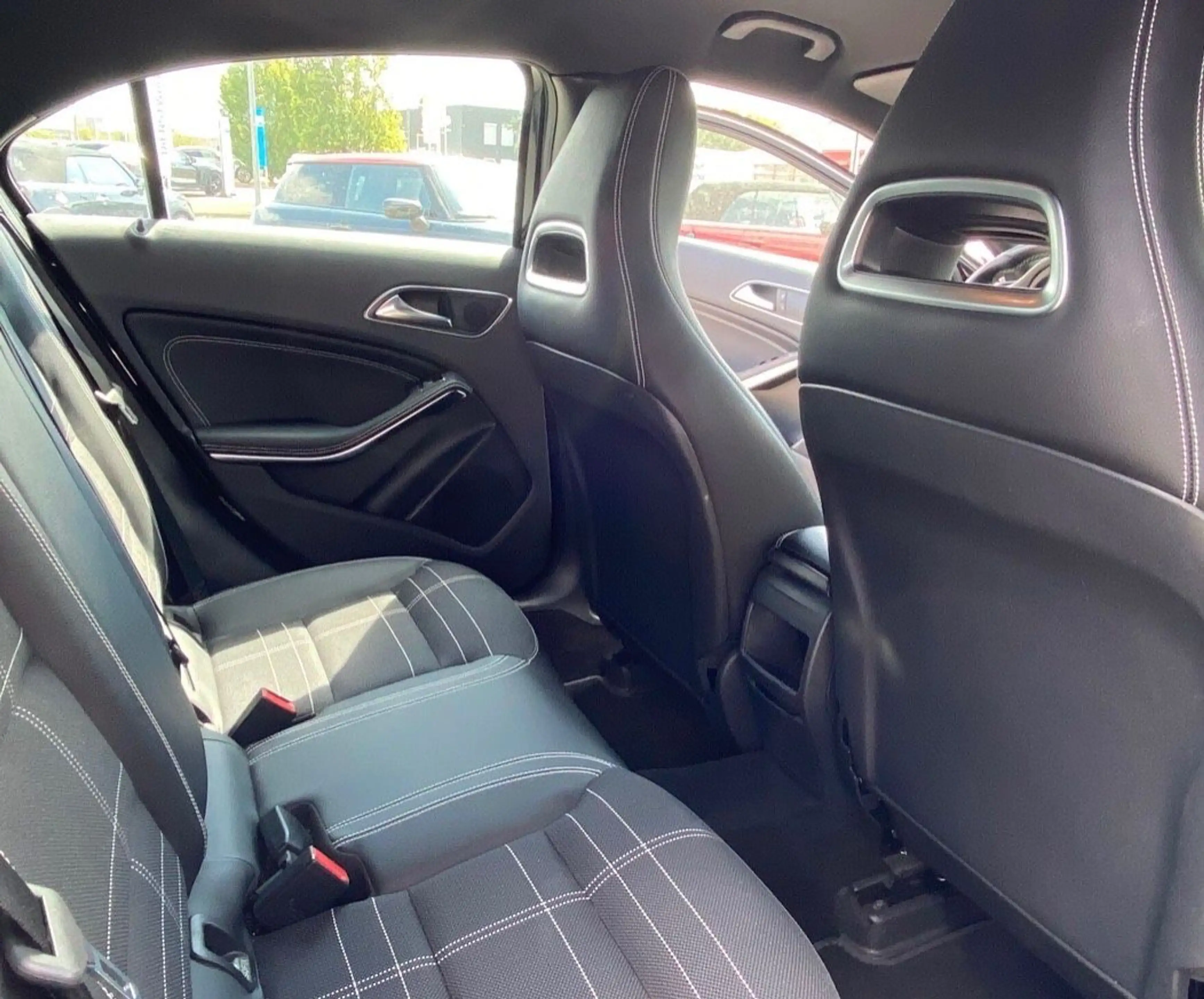 Mercedes-Benz A 180 *Automatik*Distronic*Navi*SHZ*AHK*Garantie — photo 9