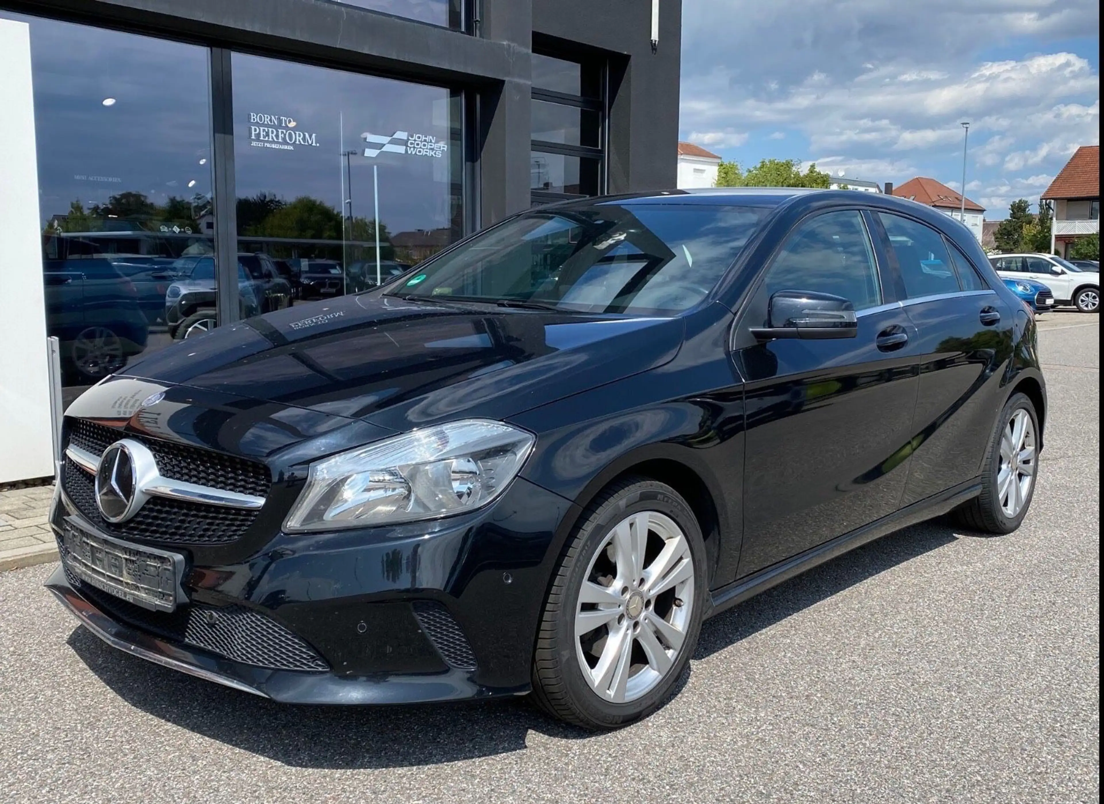 Mercedes-Benz A 180 *Automatik*Distronic*Navi*SHZ*AHK*Garantie