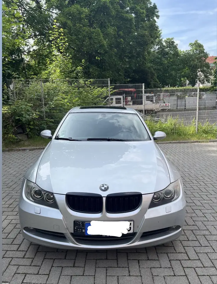 BMW 320