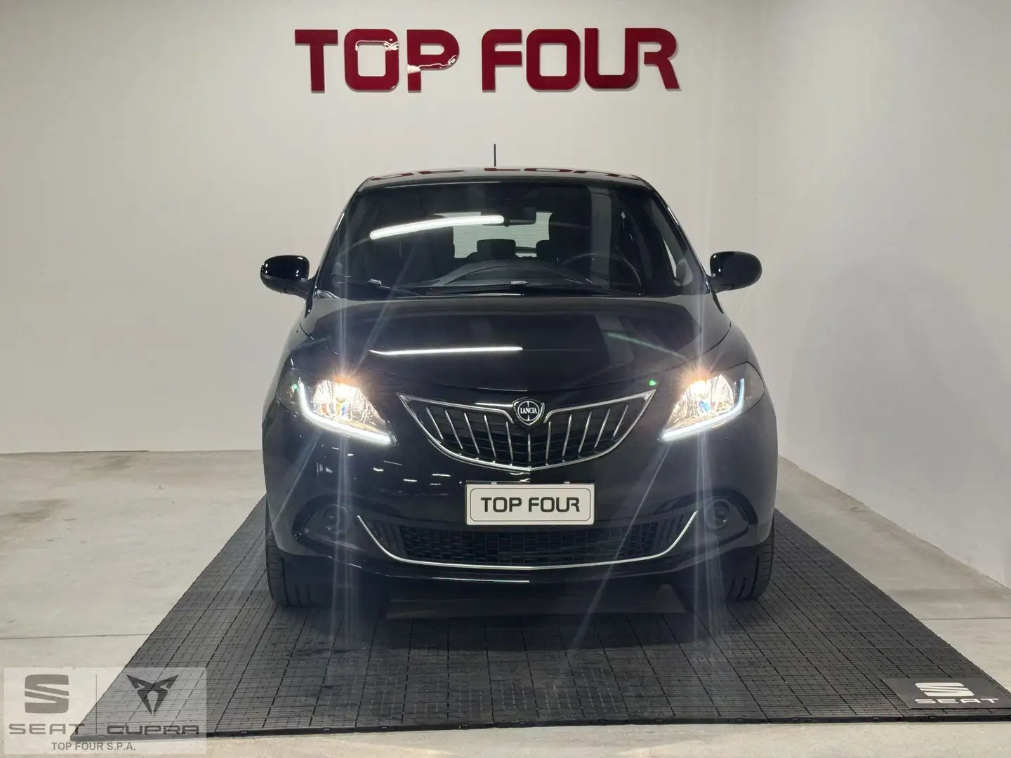 Lancia Ypsilon Ypsilon 1.0 FireFly 5 porte S&S Hybrid Platino - 2