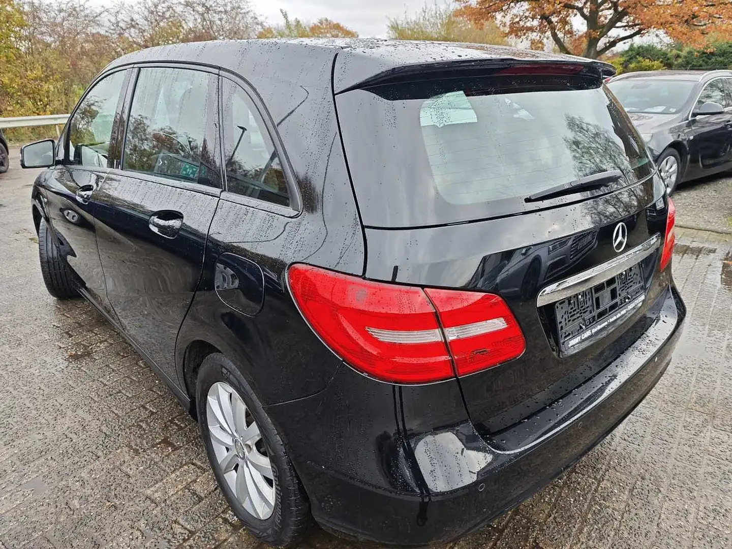 Mercedes-Benz B 200 CDI BlueEFFICIENCY Edition 1 Schwarz - 2