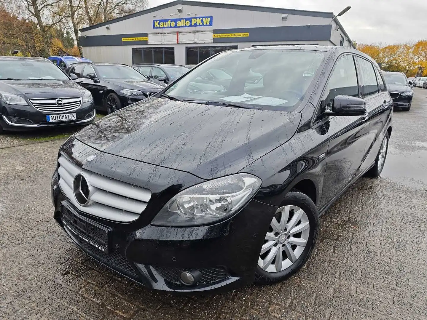 Mercedes-Benz B 200 CDI BlueEFFICIENCY Edition 1 Schwarz - 1