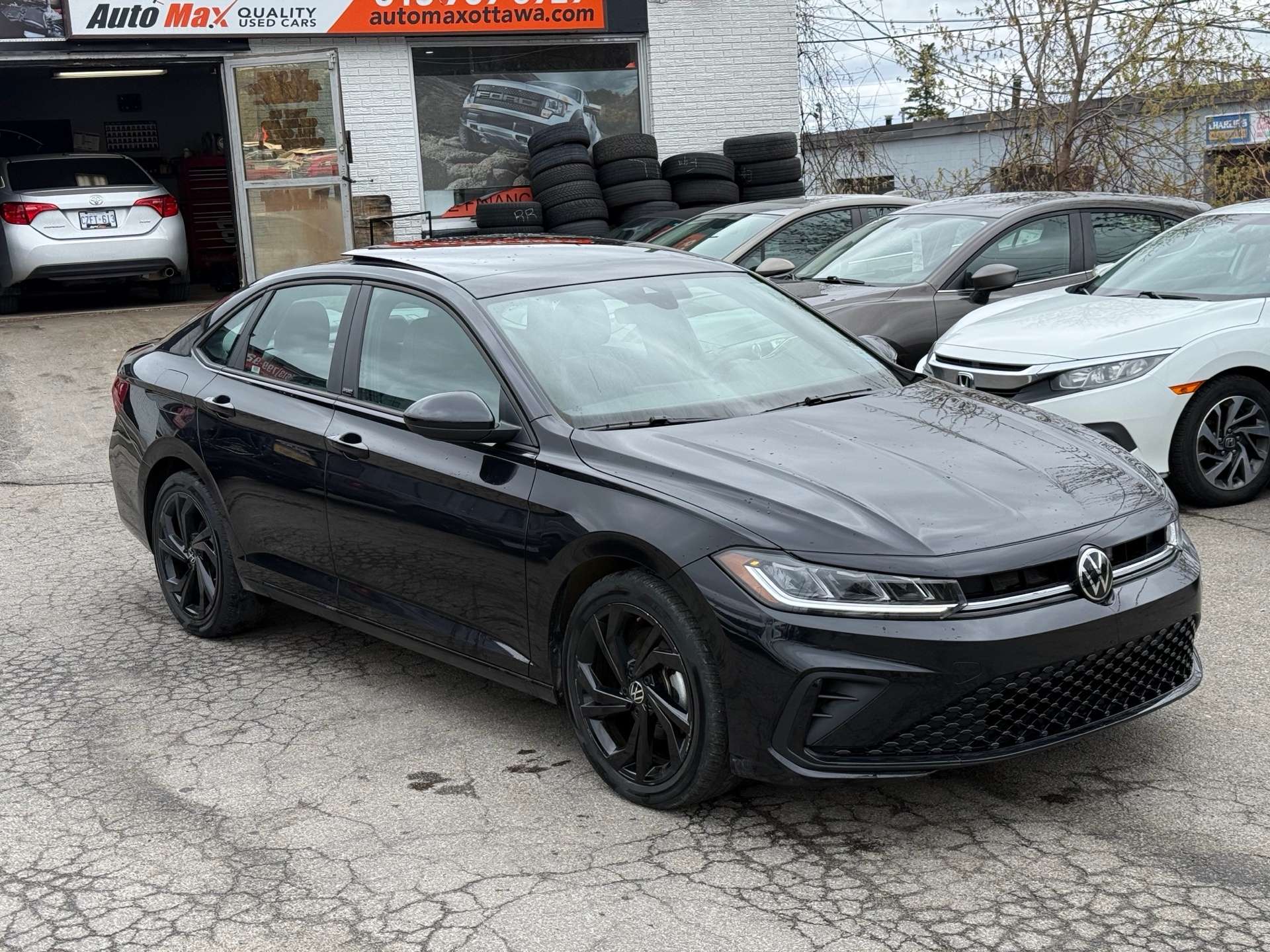 2025 Volkswagen Jetta Comfortline Sport | Sunroof | Wireless Carplay & C — снимка 1