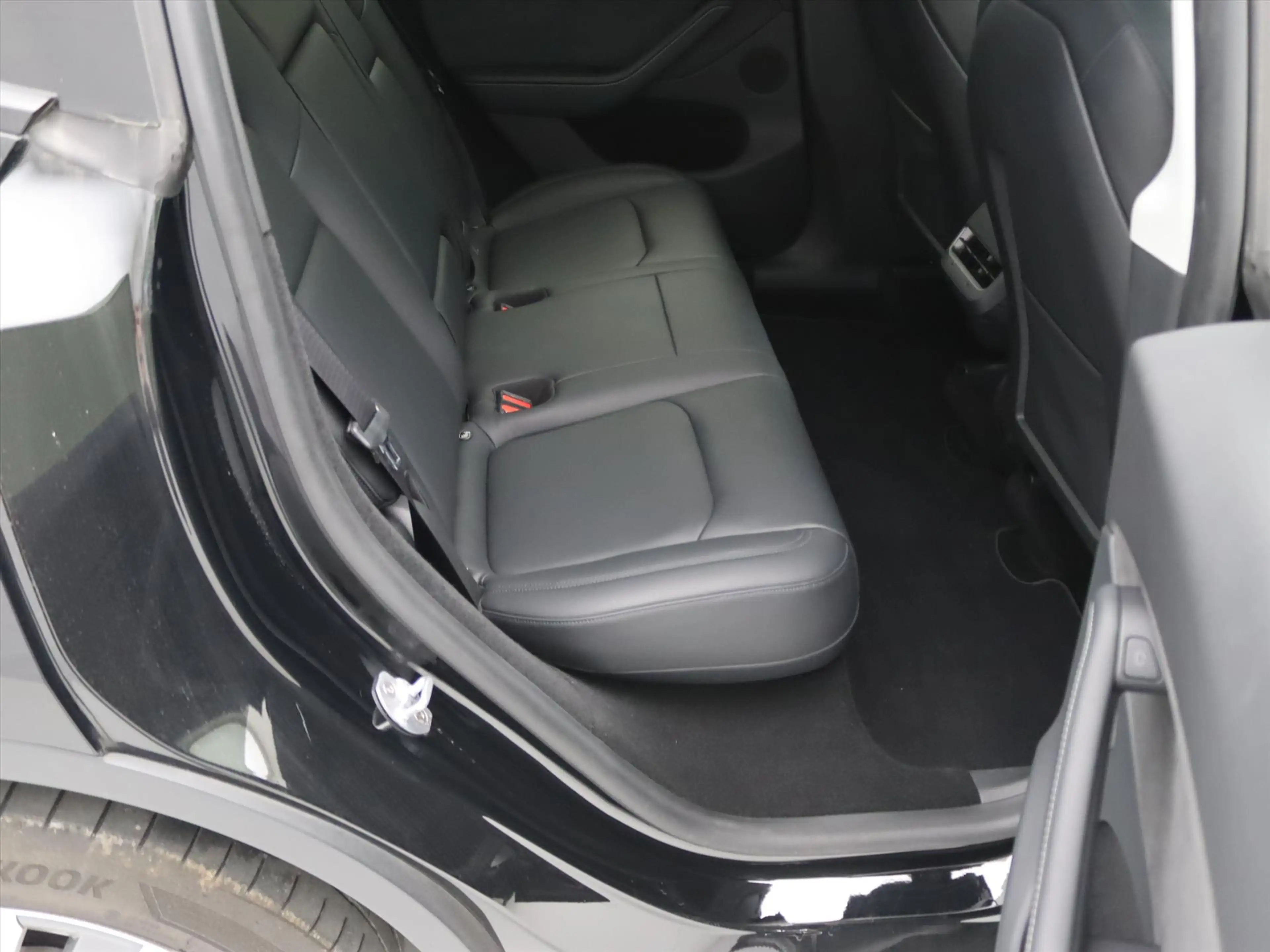 Tesla Model Y Long Range AWD 75kWh 351pk 93.3% SoH [ TREKHAAK+AM — photo 14