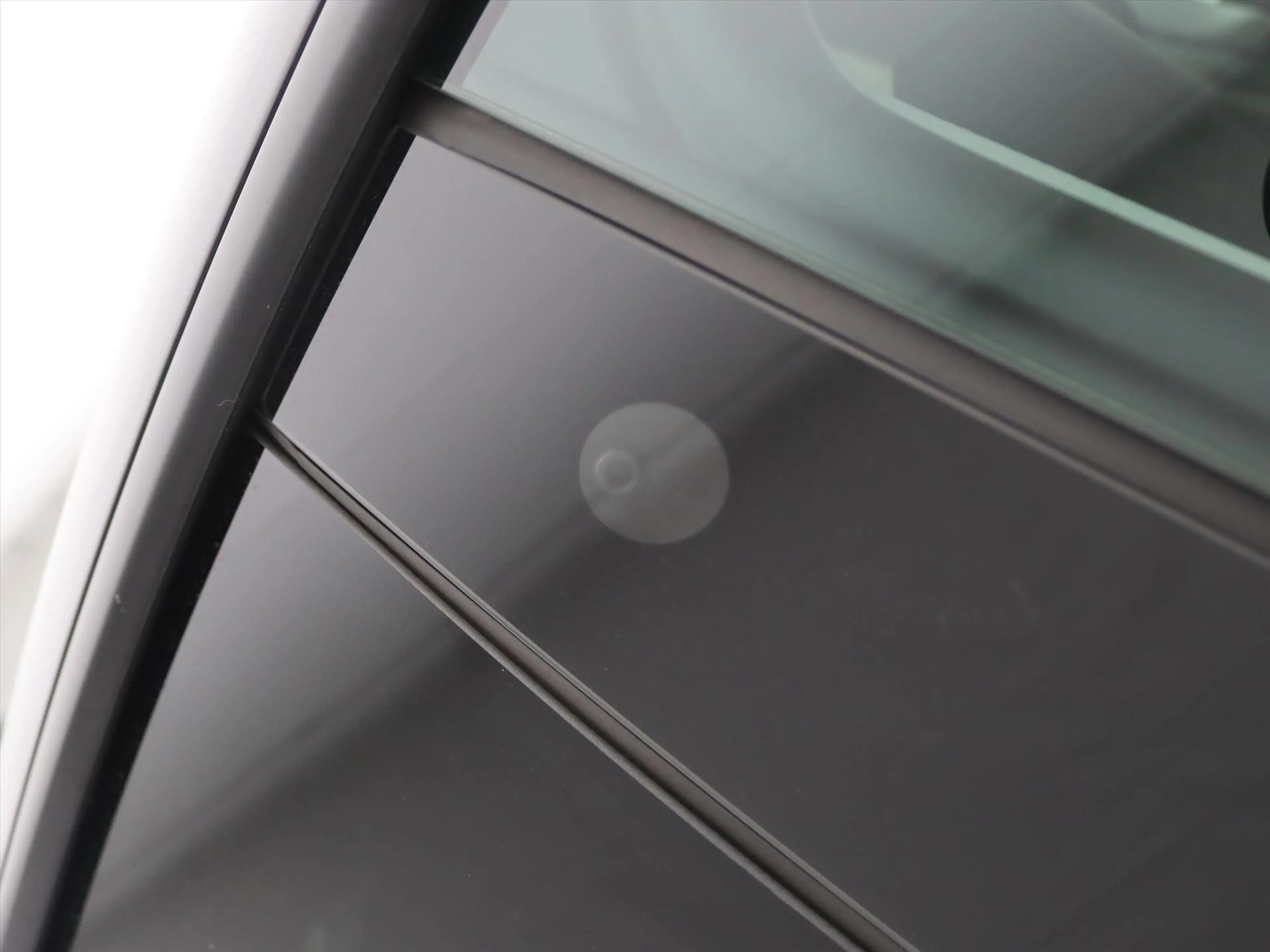 Tesla Model Y Long Range AWD 75kWh 351pk 93.3% SoH [ TREKHAAK+AM — photo 30