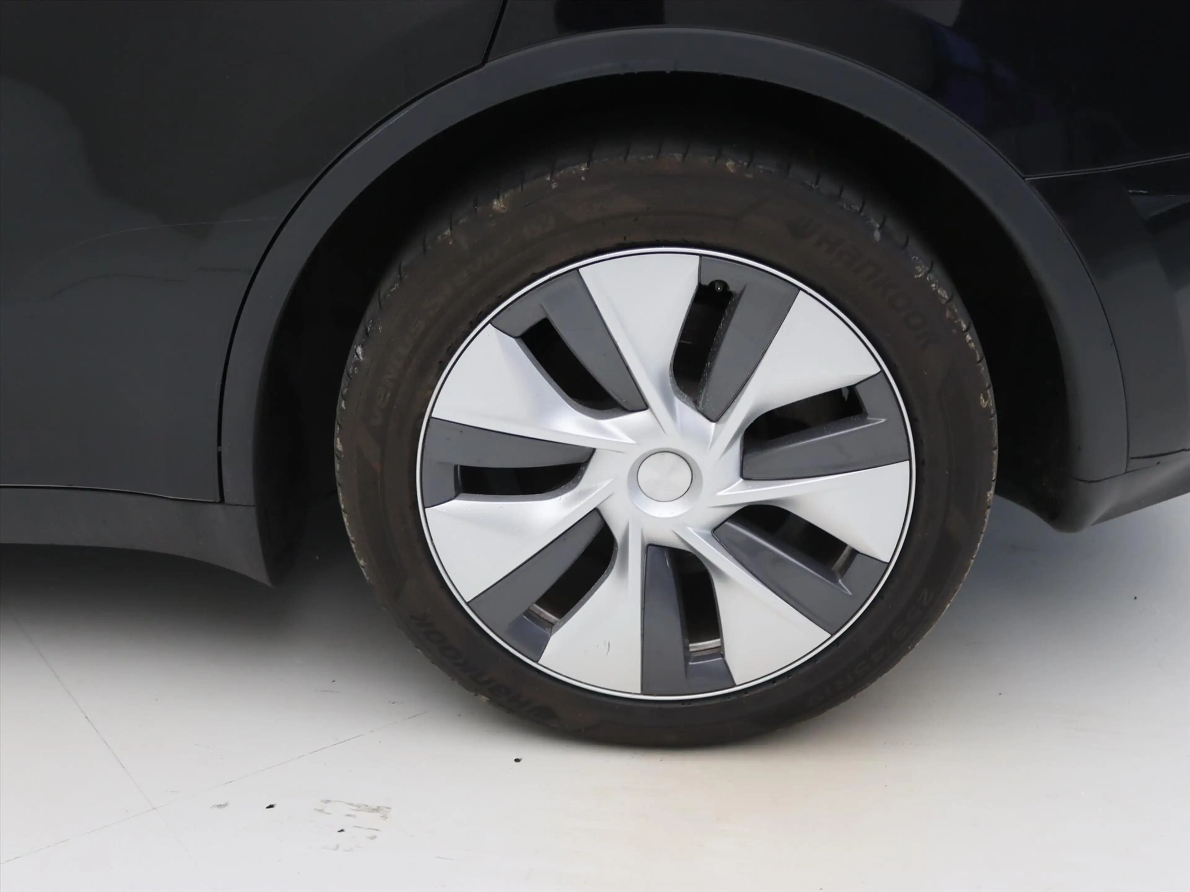 Tesla Model Y Long Range AWD 75kWh 351pk 93.3% SoH [ TREKHAAK+AM — photo 15