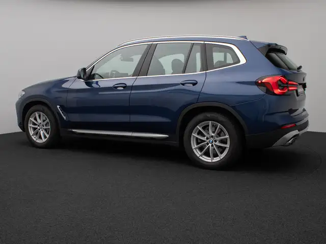 BMW X3 view 10