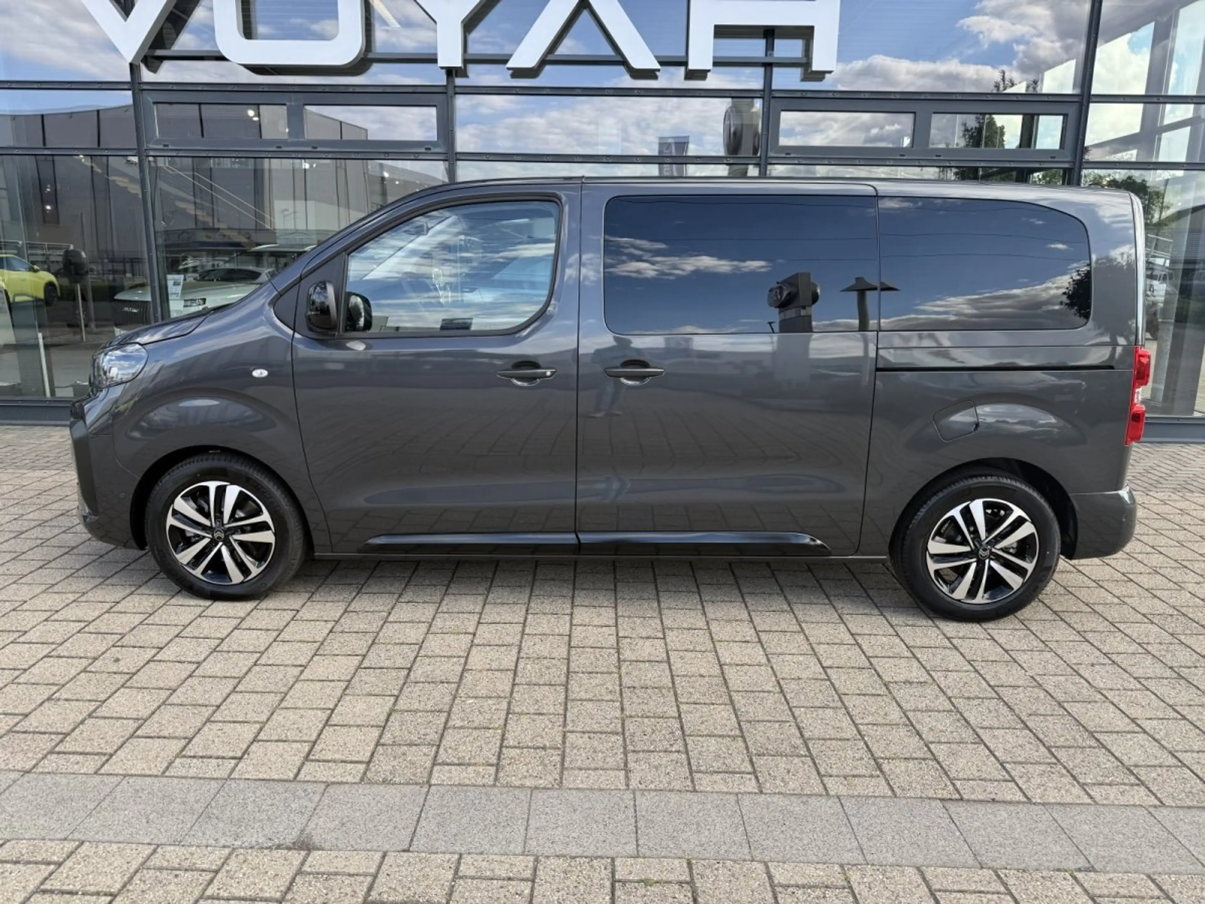 Citroen Spacetourer 2.2 BlueHDI 180 FAP MAX M — photo 2
