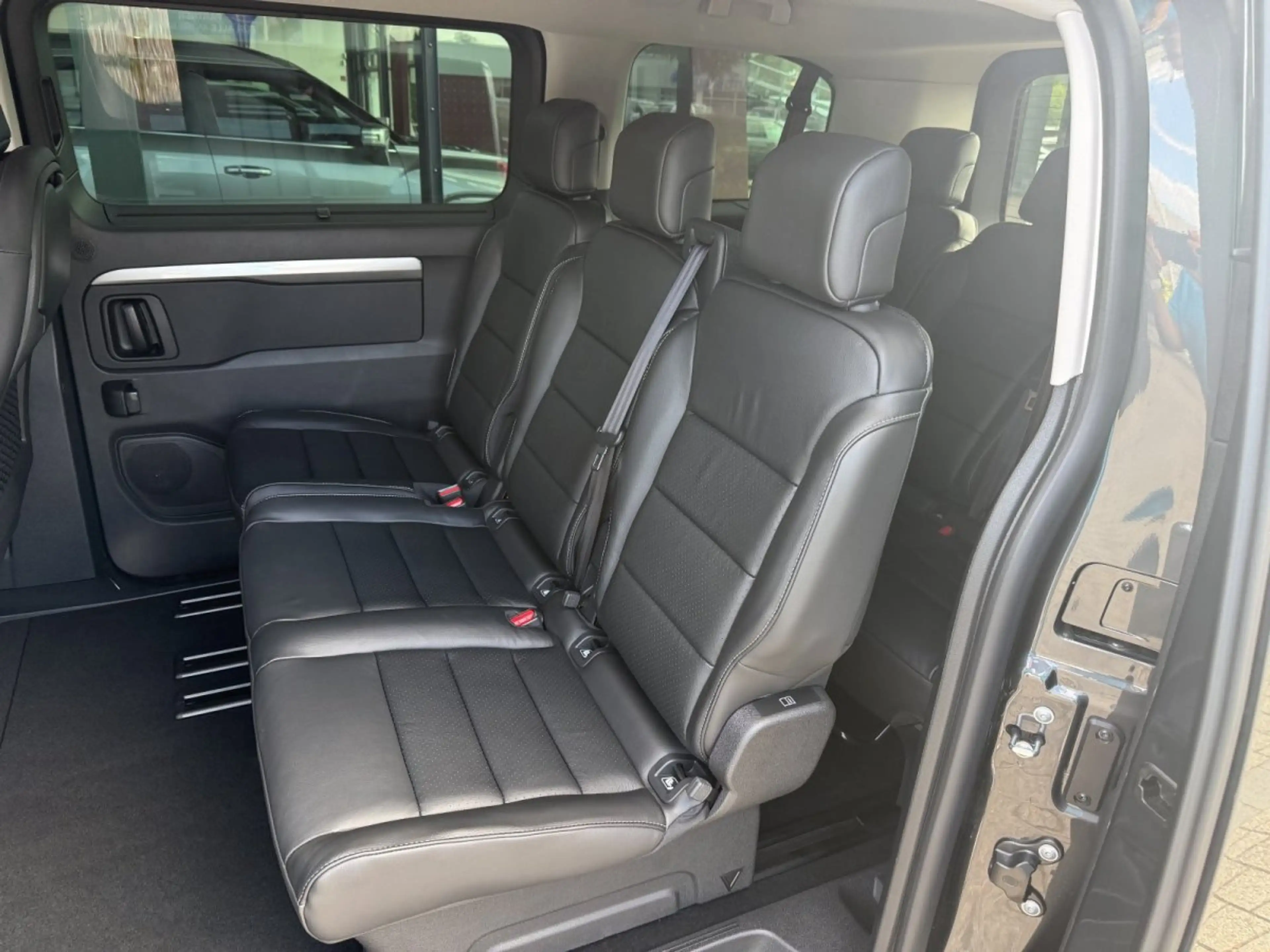 Citroen Spacetourer 2.2 BlueHDI 180 FAP MAX M — photo 10