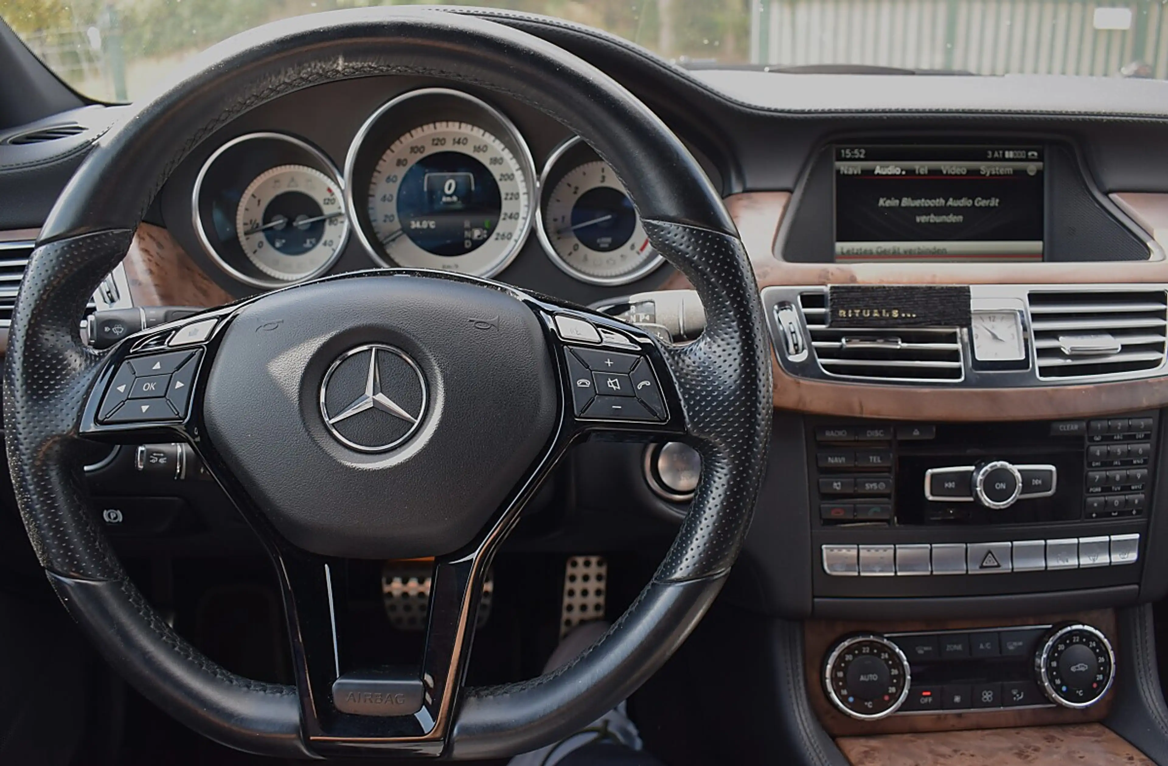 Mercedes-Benz CLS 350 CDI 4Matic — photo 14